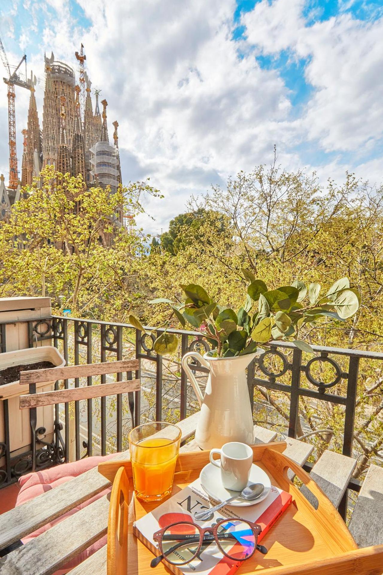 Bbarcelona Sagrada Familia Garden Apartment Exterior foto